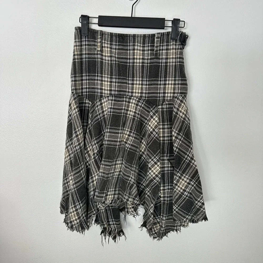 BDG Plaid A-Line Skirt XS Gray Cream Frayed Hem Grunge 100% Cotton Y2K - Picture 2 of 10